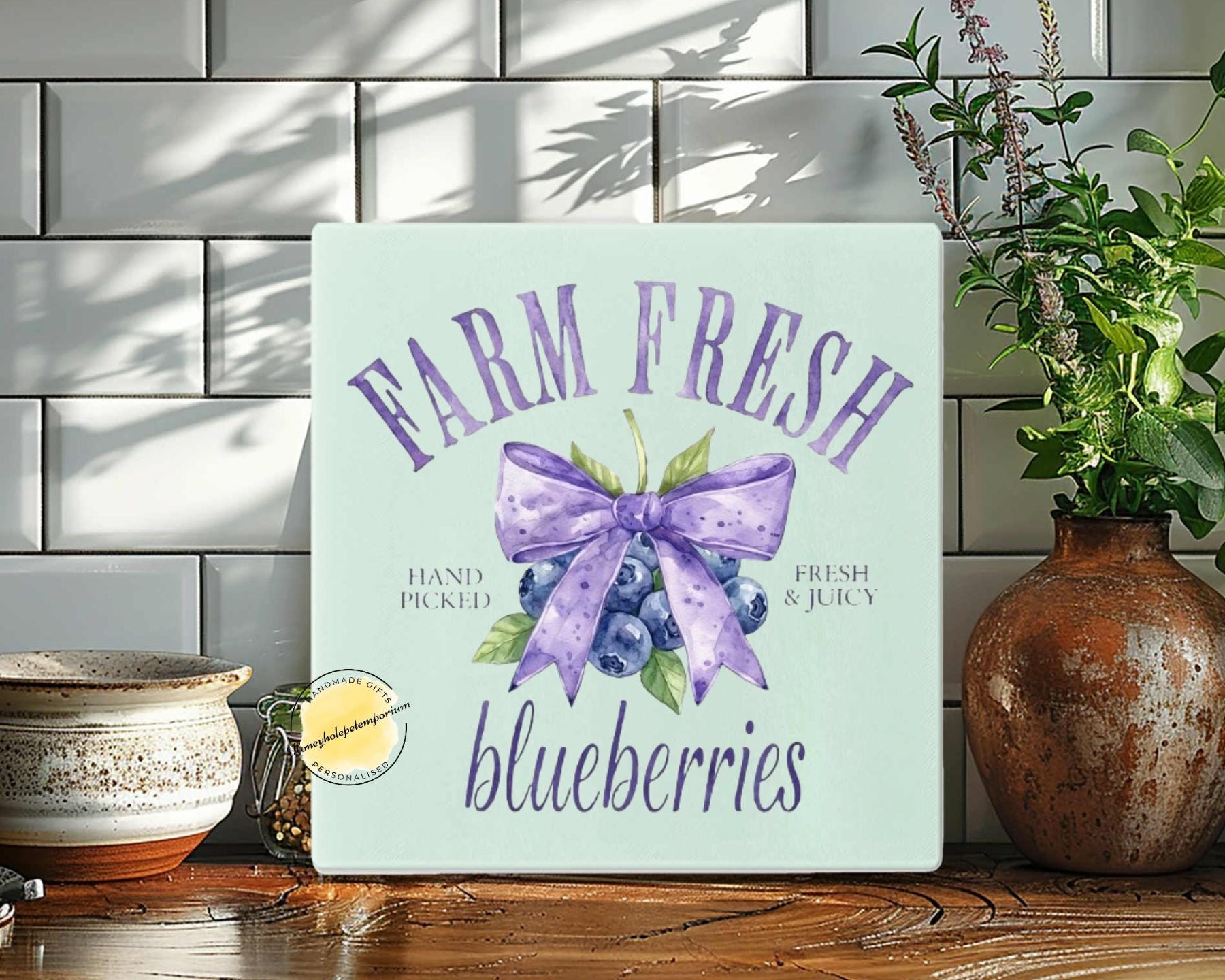 Farm Fresh Strawberries Glass Chopping Board 30x30 – Square Kitchen Worktop Saver, Strawberry Farmhouse Decor, Pink Fruit Kitchen Gift