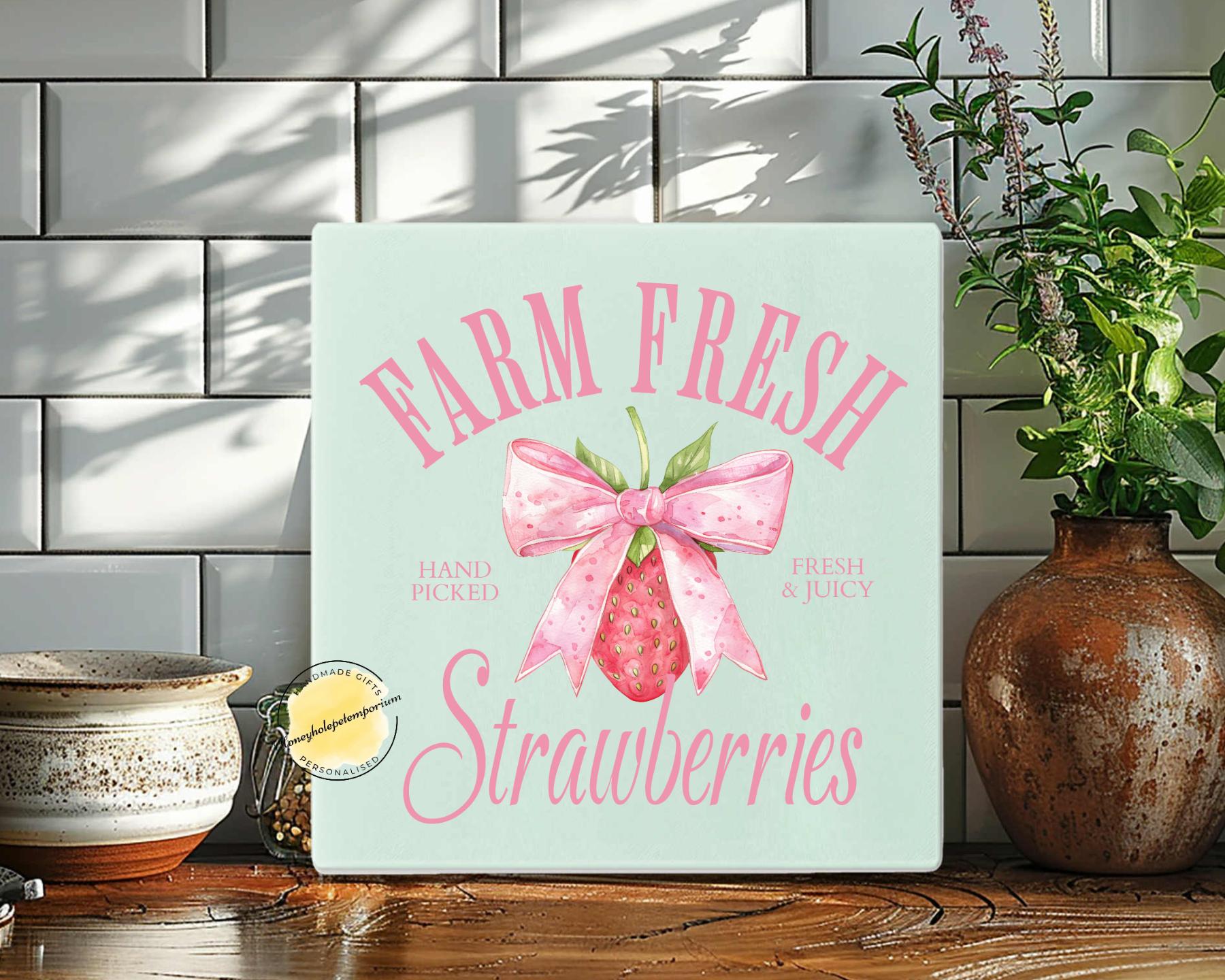 Farm Fresh Strawberries Glass Chopping Board 30x30 – Square Kitchen Worktop Saver, Strawberry Farmhouse Decor, Pink Fruit Kitchen Gift