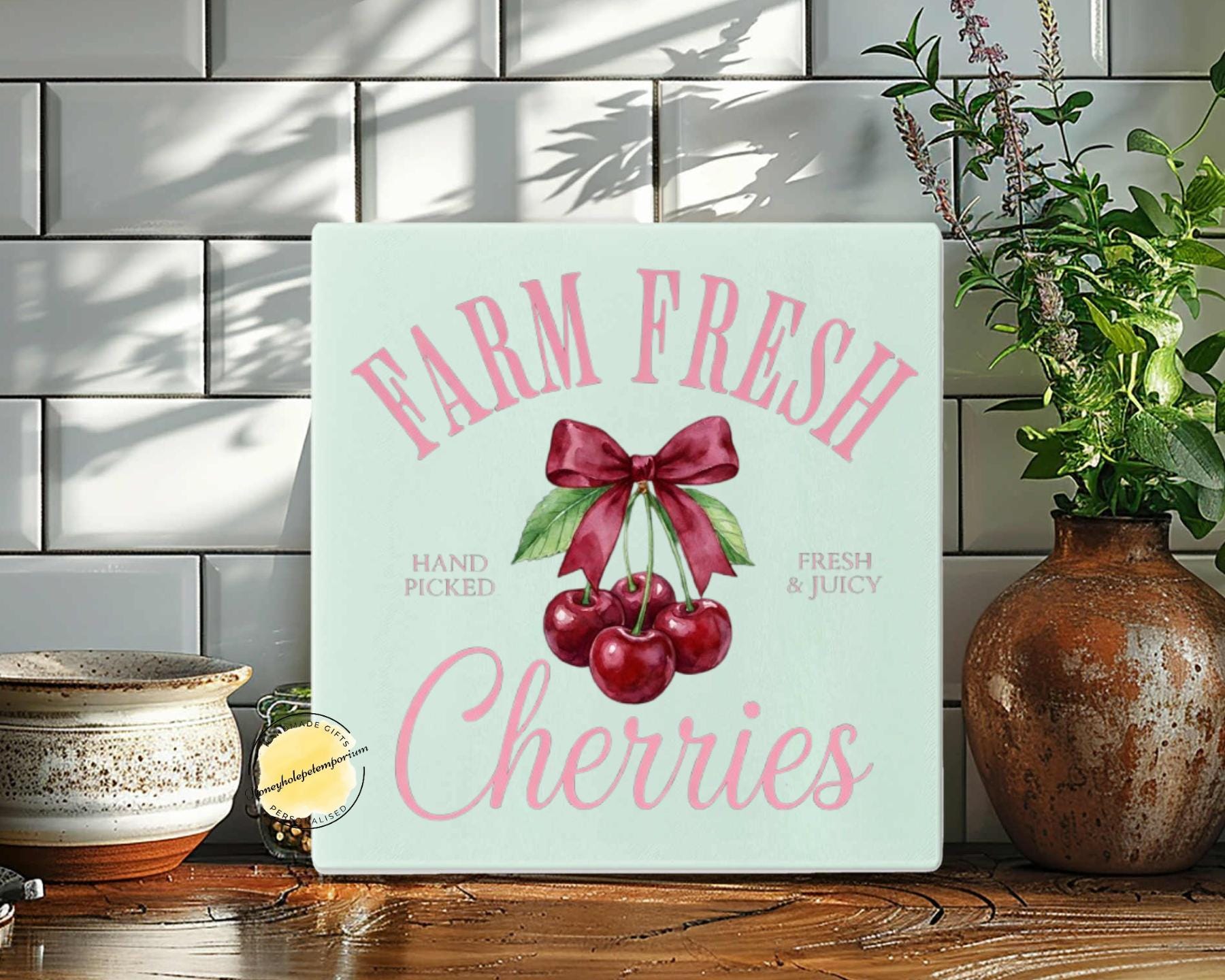 Farm Fresh Strawberries Glass Chopping Board 30x30 – Square Kitchen Worktop Saver, Strawberry Farmhouse Decor, Pink Fruit Kitchen Gift